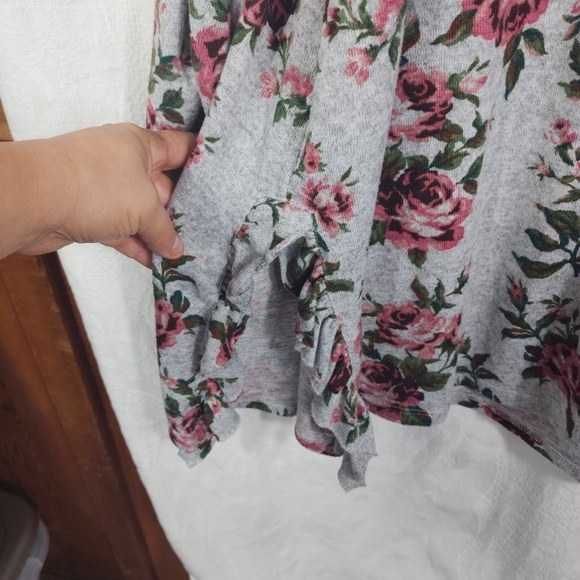 Sweater - Picture 5 of 8